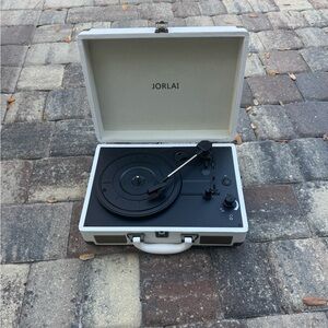 Record player! Lightly used🎀